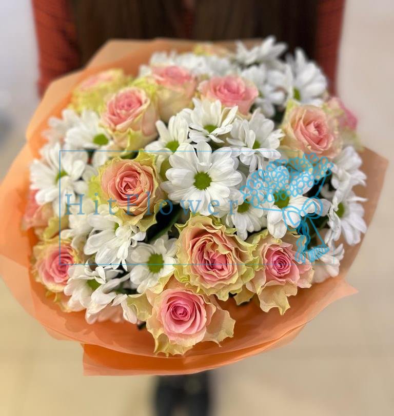 Букет цветов Нежные кустики Букет цветов из: Хризантемы и Розы